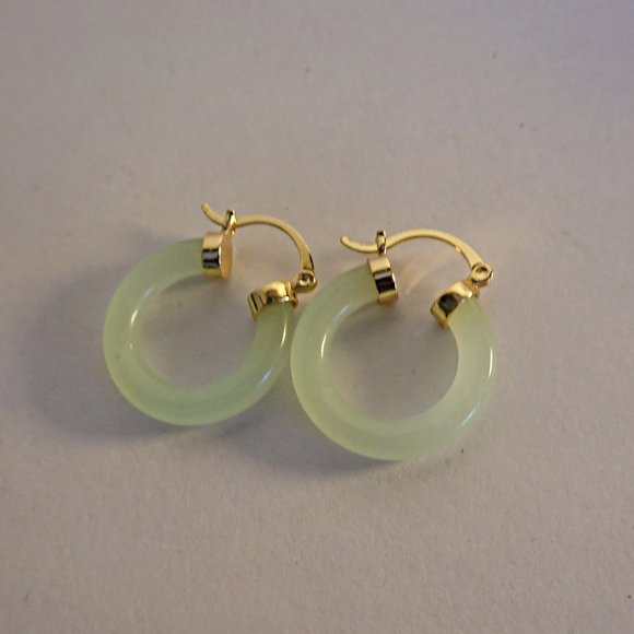 Chinese Green Jade Hoop Gold Filled Earrings - Picture 1 of 2